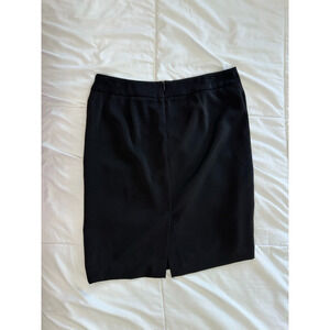 White House Black Market Women's Black Straight Mini Skirt - M